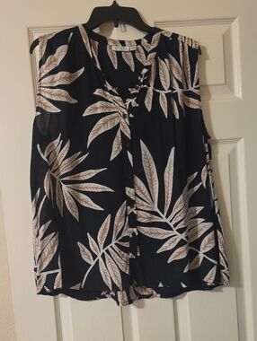 Casual Leaf-Print Button Front Tank Top - Black & Cream